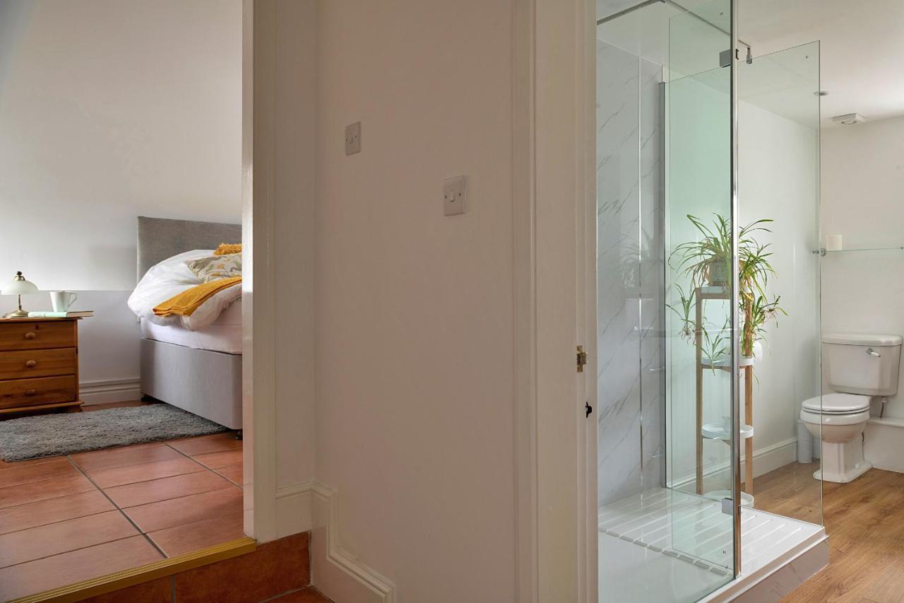 Finest Retreats - Moelis Granary - Luxury Cottage With Hot Tub Llandrillo Екстер'єр фото