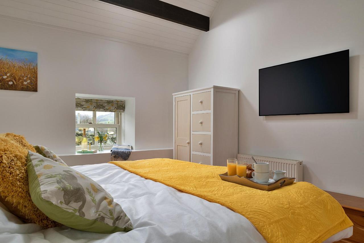 Finest Retreats - Moelis Granary - Luxury Cottage With Hot Tub Llandrillo Екстер'єр фото