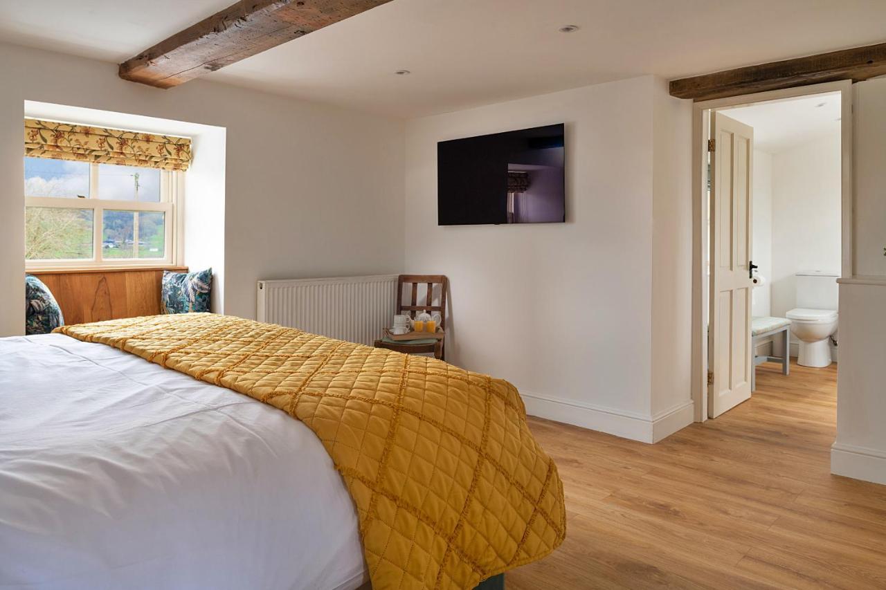 Finest Retreats - Moelis Granary - Luxury Cottage With Hot Tub Llandrillo Екстер'єр фото