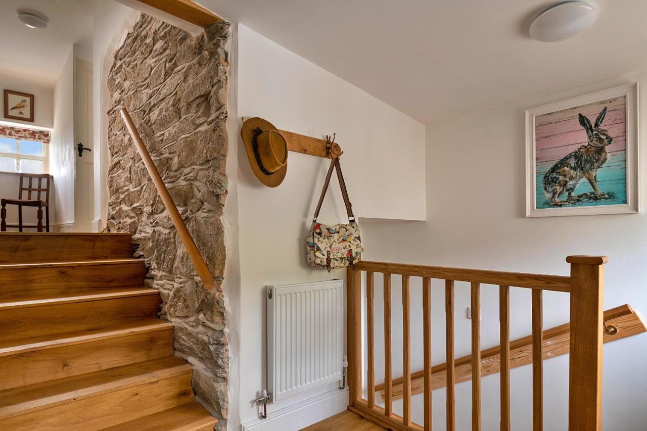 Finest Retreats - Moelis Granary - Luxury Cottage With Hot Tub Llandrillo Екстер'єр фото