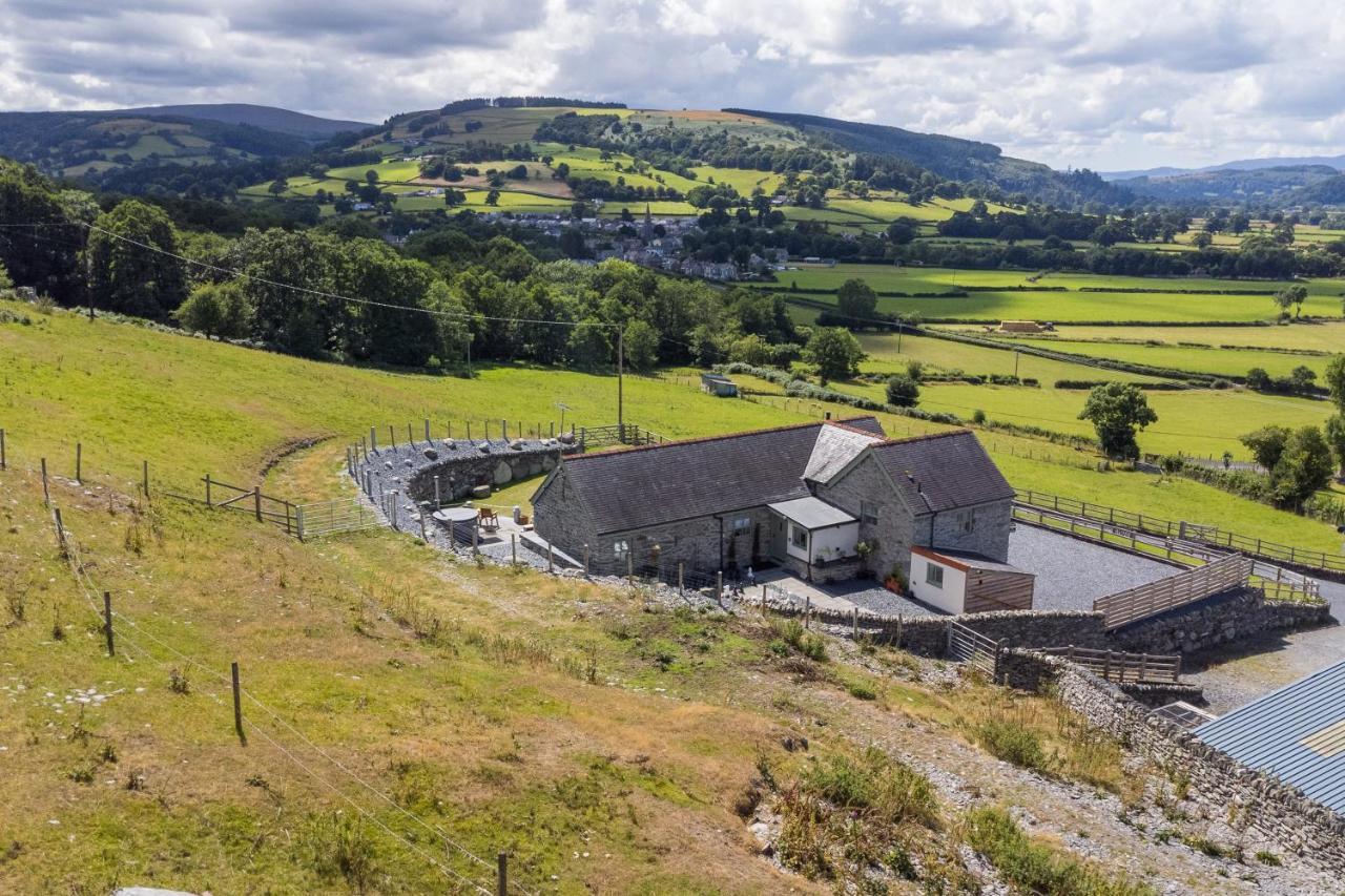 Finest Retreats - Moelis Granary - Luxury Cottage With Hot Tub Llandrillo Екстер'єр фото
