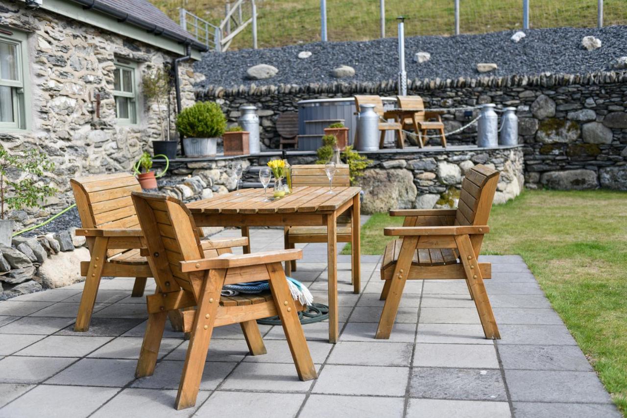 Finest Retreats - Moelis Granary - Luxury Cottage With Hot Tub Llandrillo Екстер'єр фото